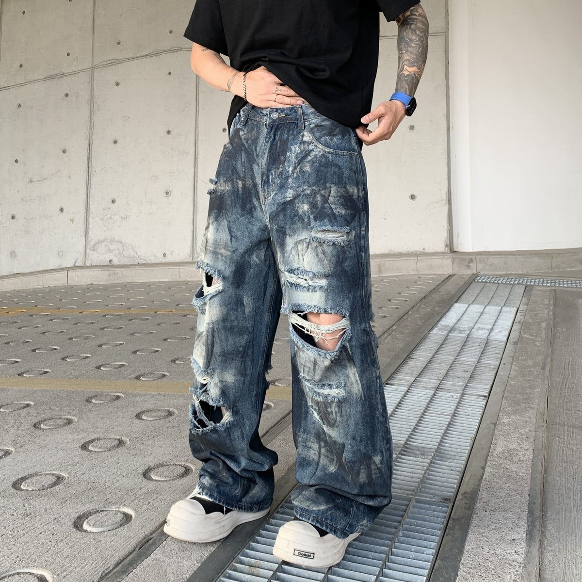 Men's Baggy Straight‑Fit Distressed Ripped Jeans